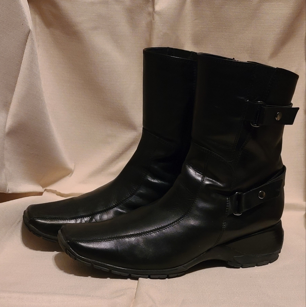 Clarks Womens Black Leather Boots sz 9 EUC high ankle/low calf 80011